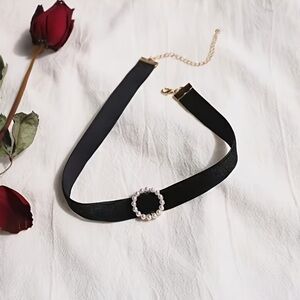 Elegant Black Choker Necklace with Pearl Accent